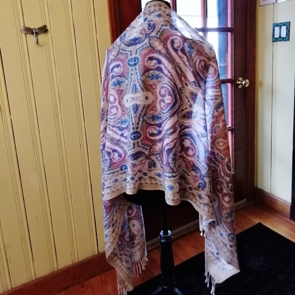 Lucky Unusual Boho Light Wool Fringe Wrap/Scarf - Picture 5 of 7